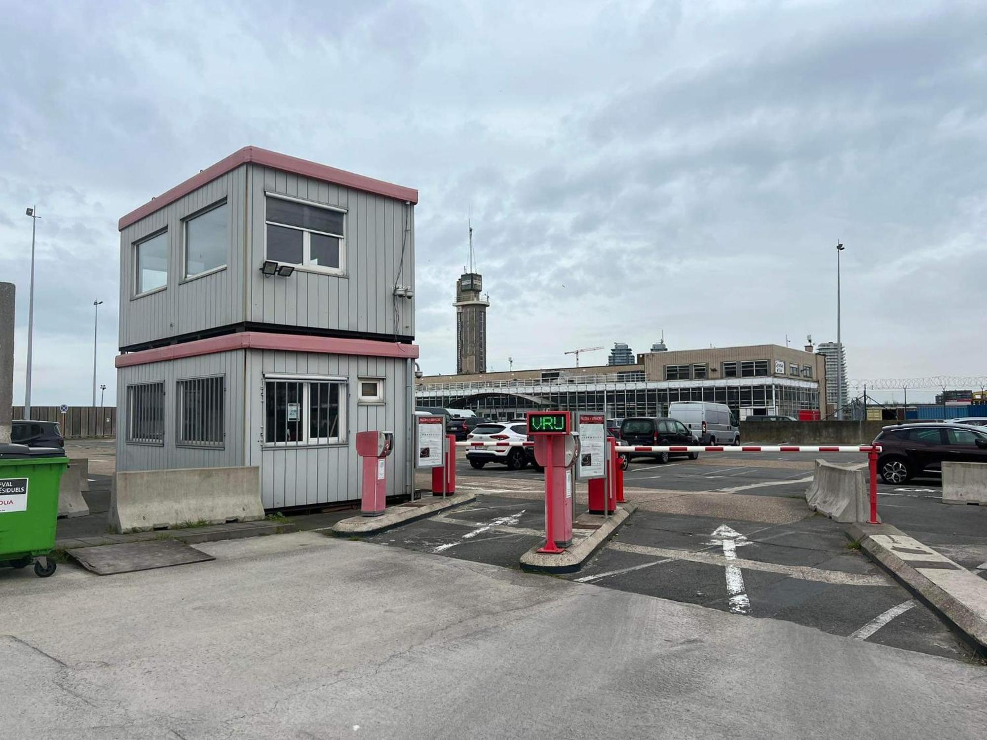 Centre Bayview + Free Parking